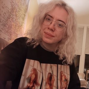 Meet your Posher, Simone